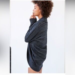 WILFRED -Diderot Sweater